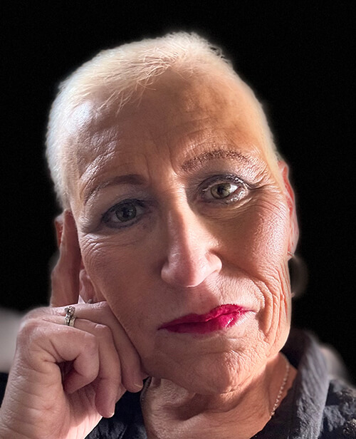 headshot of Linda Escobar