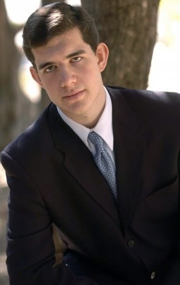 headshot of Ari Bocian