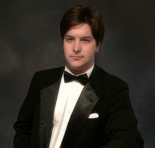 headshot of Eli Alonso Katz